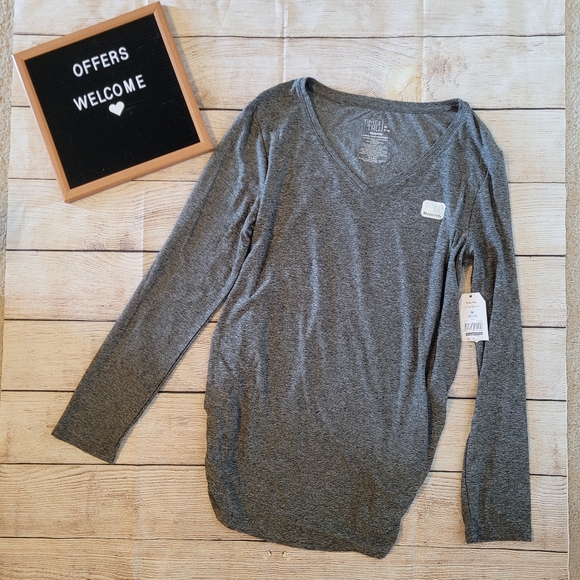 Tops - 2/20 $NWT Maternity long Sleeve Shirt 🍁